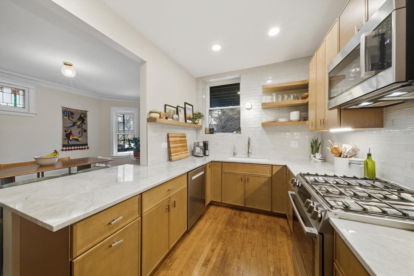 939 W Ainslie Street Unit: 2E