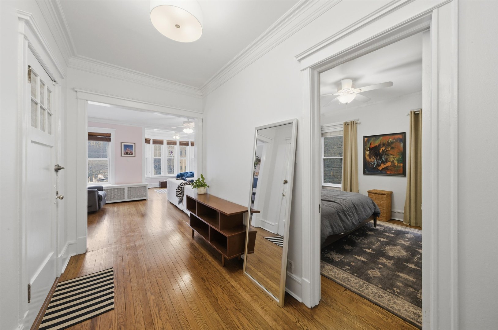 939 W Ainslie Street Unit: 2E