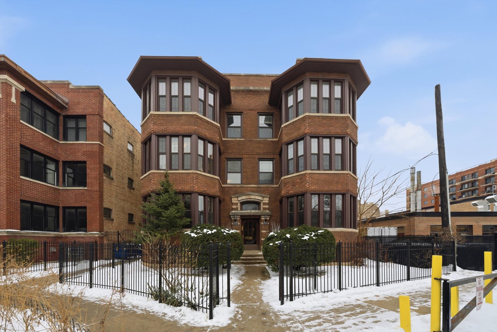 939 W Ainslie Street Unit: 2E