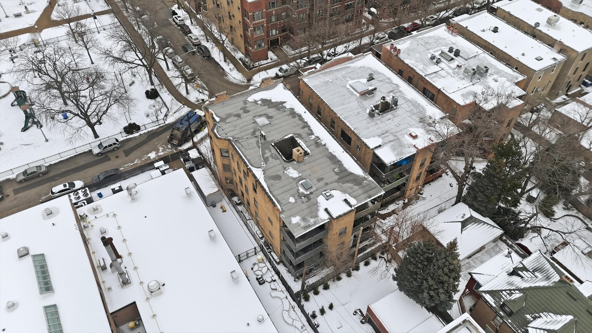 939 W Ainslie Street Unit: 2E