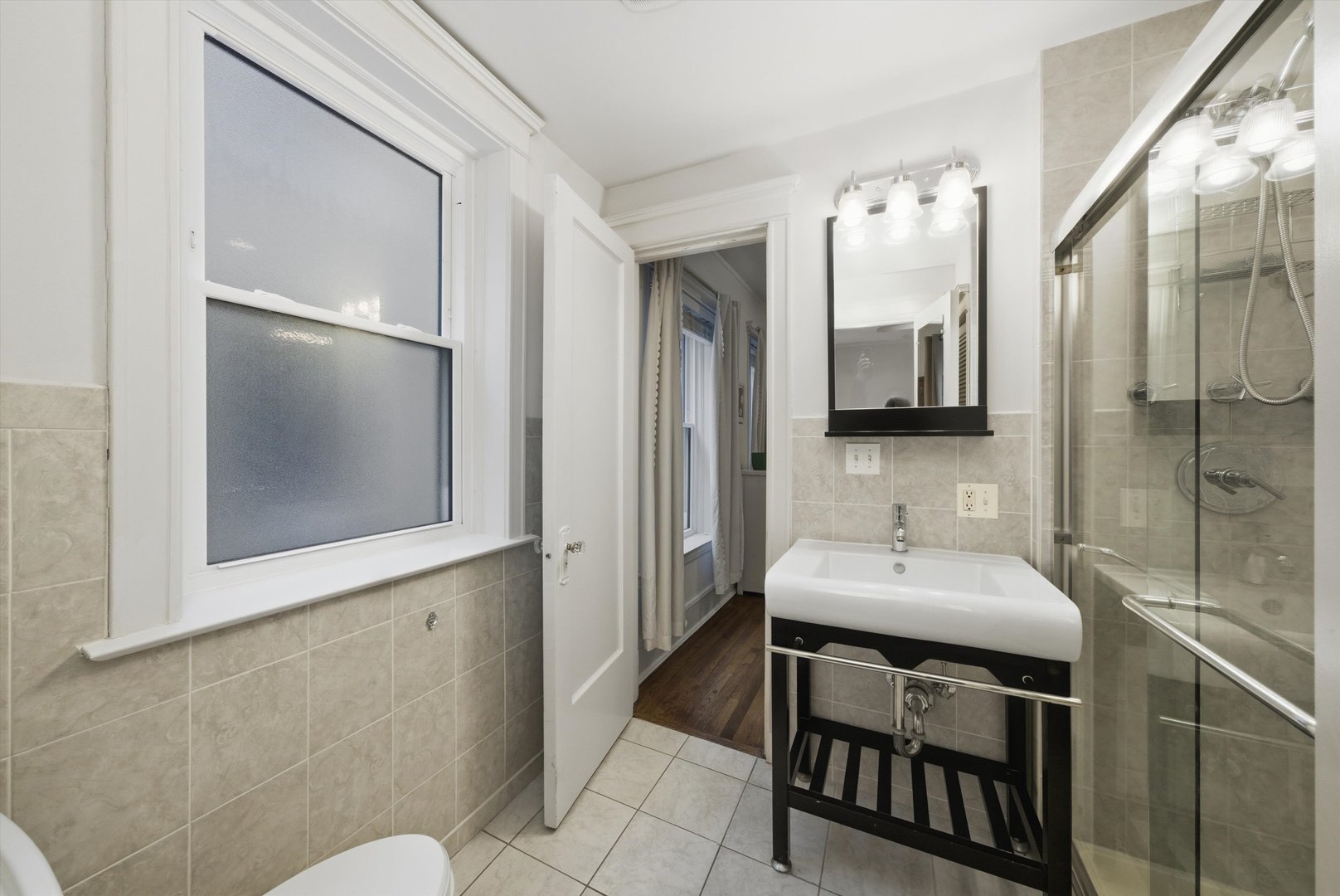 939 W Ainslie Street Unit: 2E