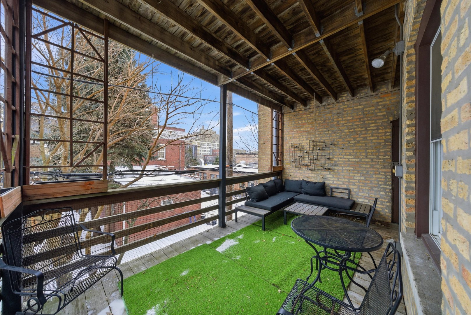 939 W Ainslie Street Unit: 2E