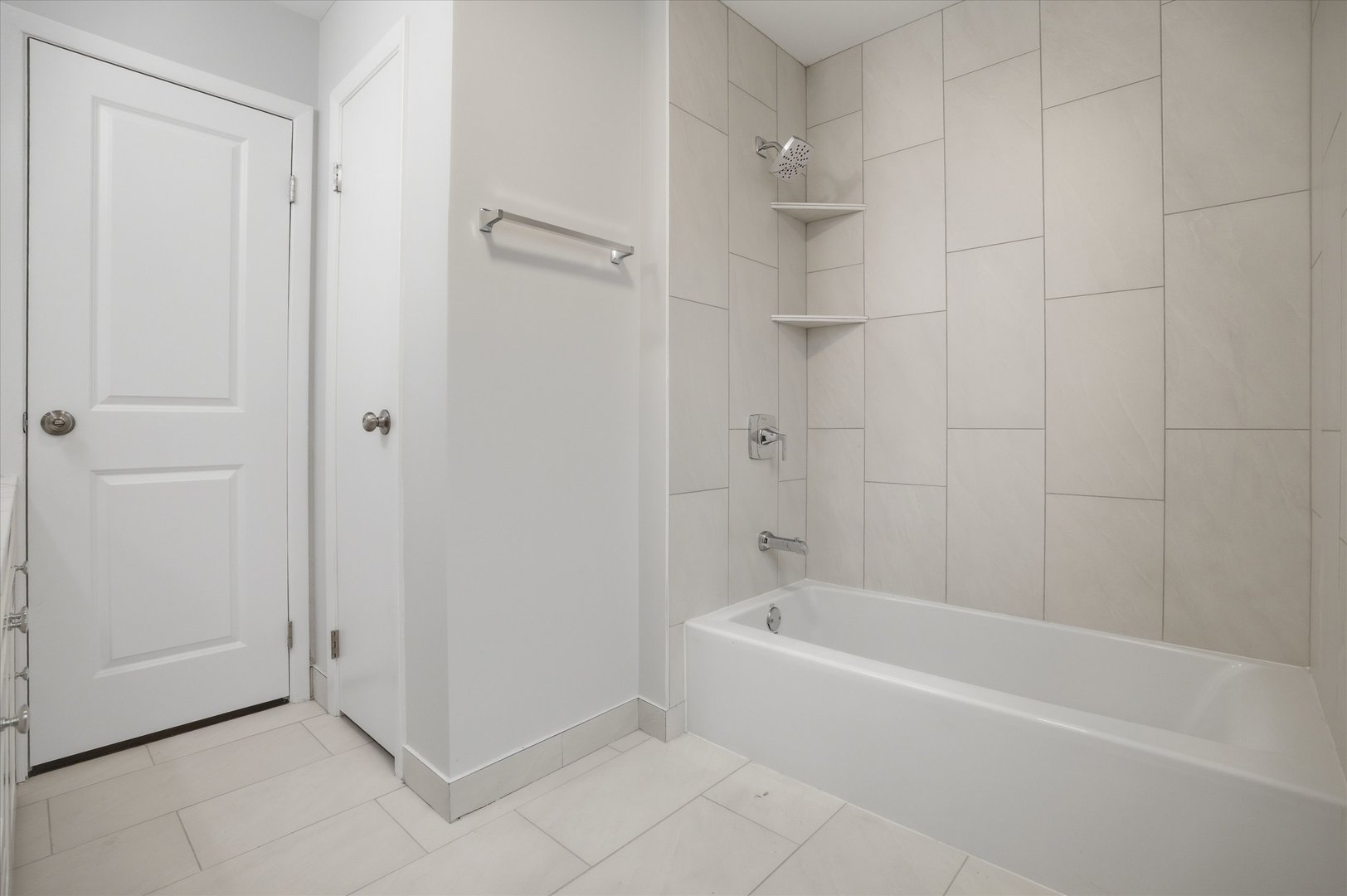 6232 N La Crosse Street