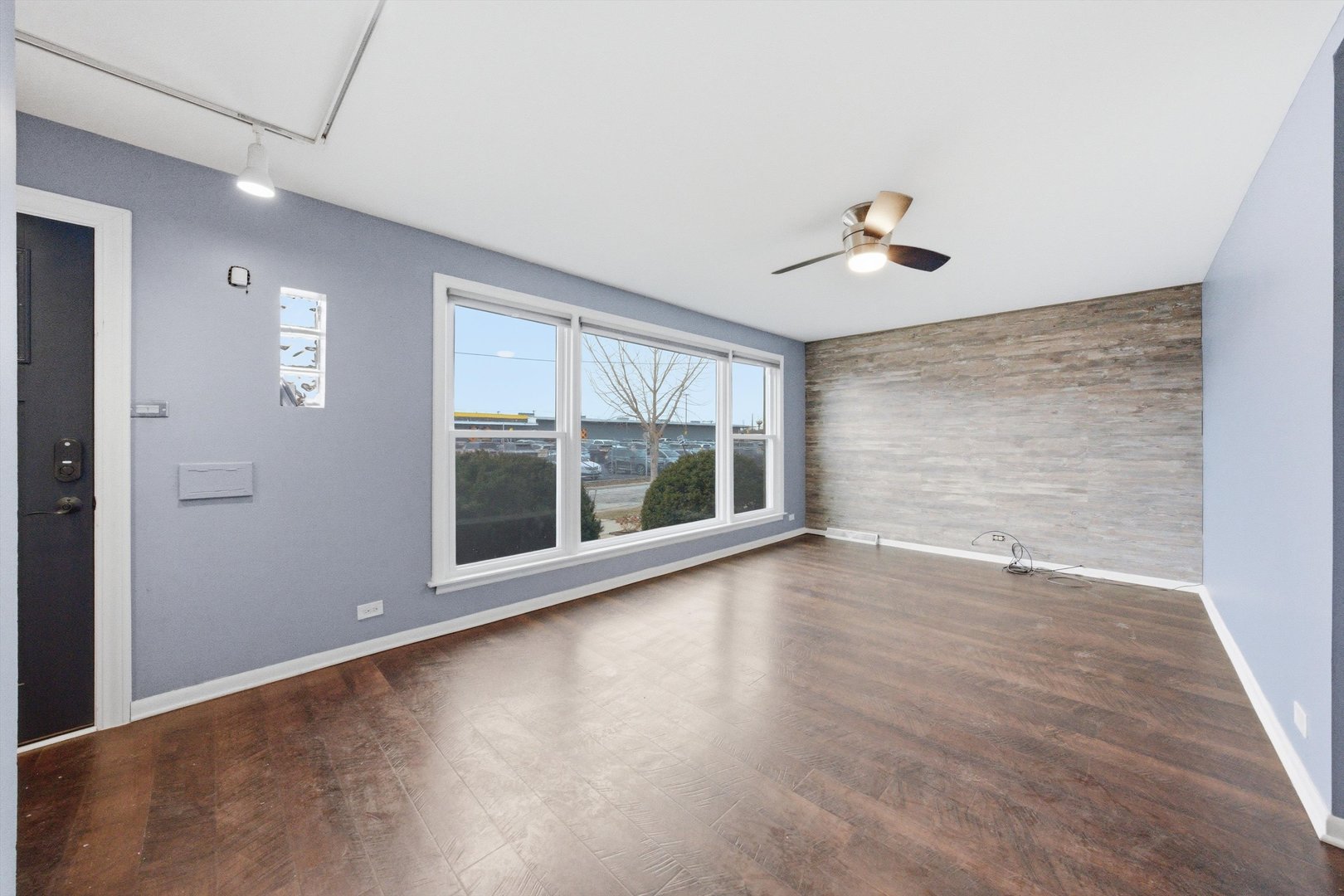 4605 S Laramie Avenue