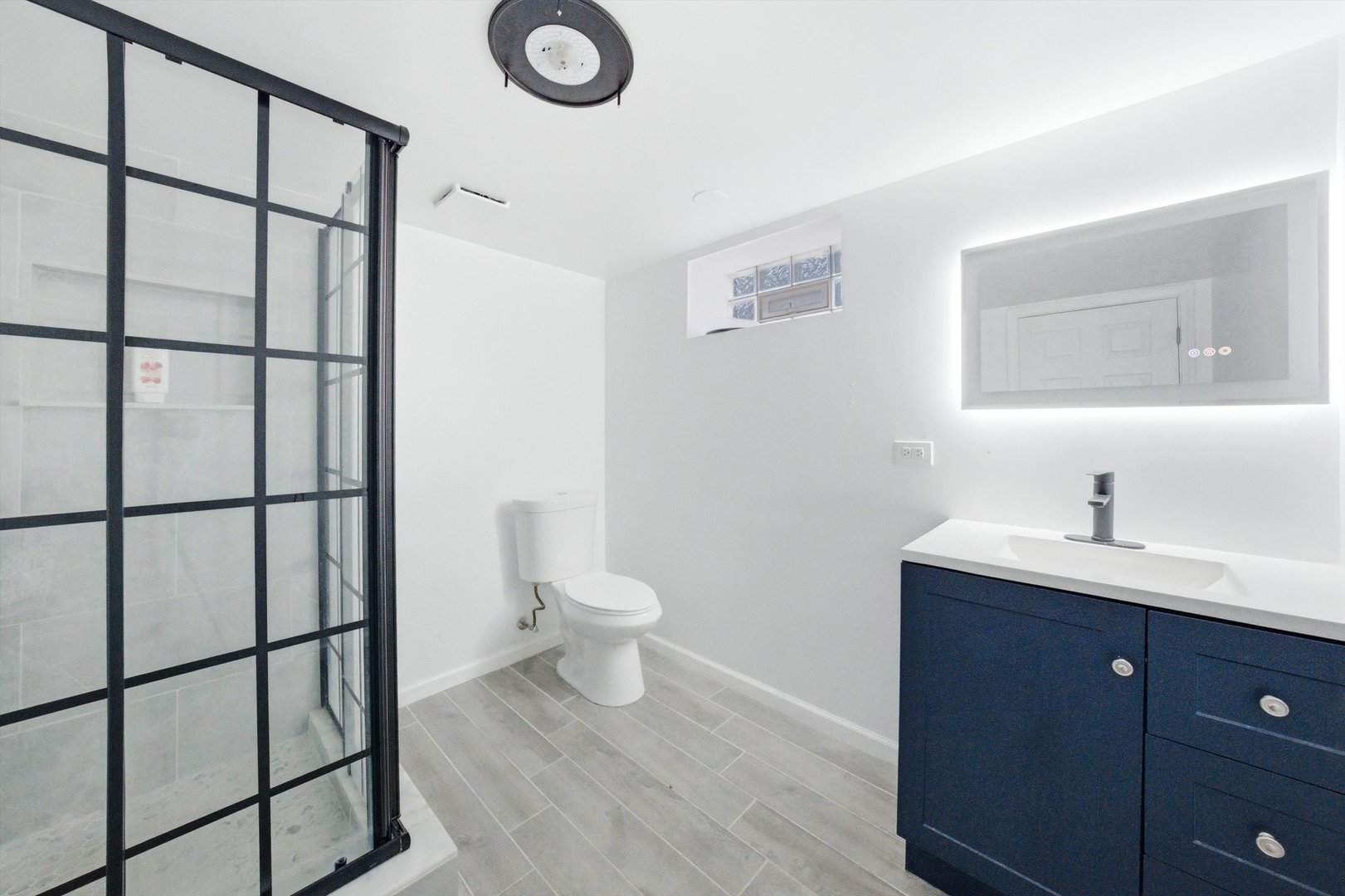 4605 S Laramie Avenue