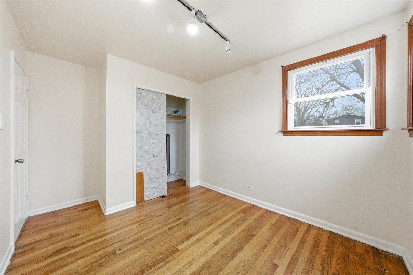 4605 S Laramie Avenue