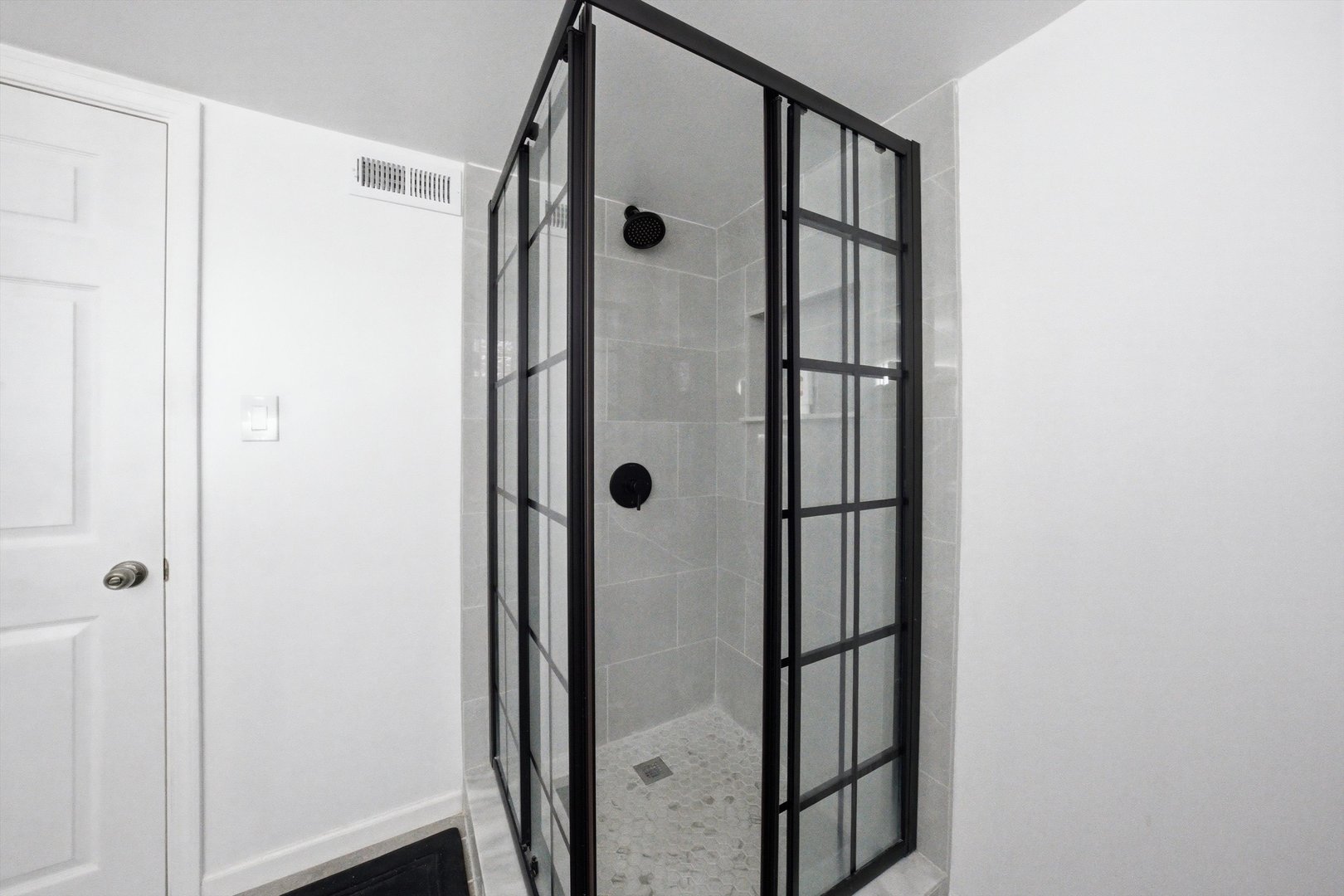 4605 S Laramie Avenue