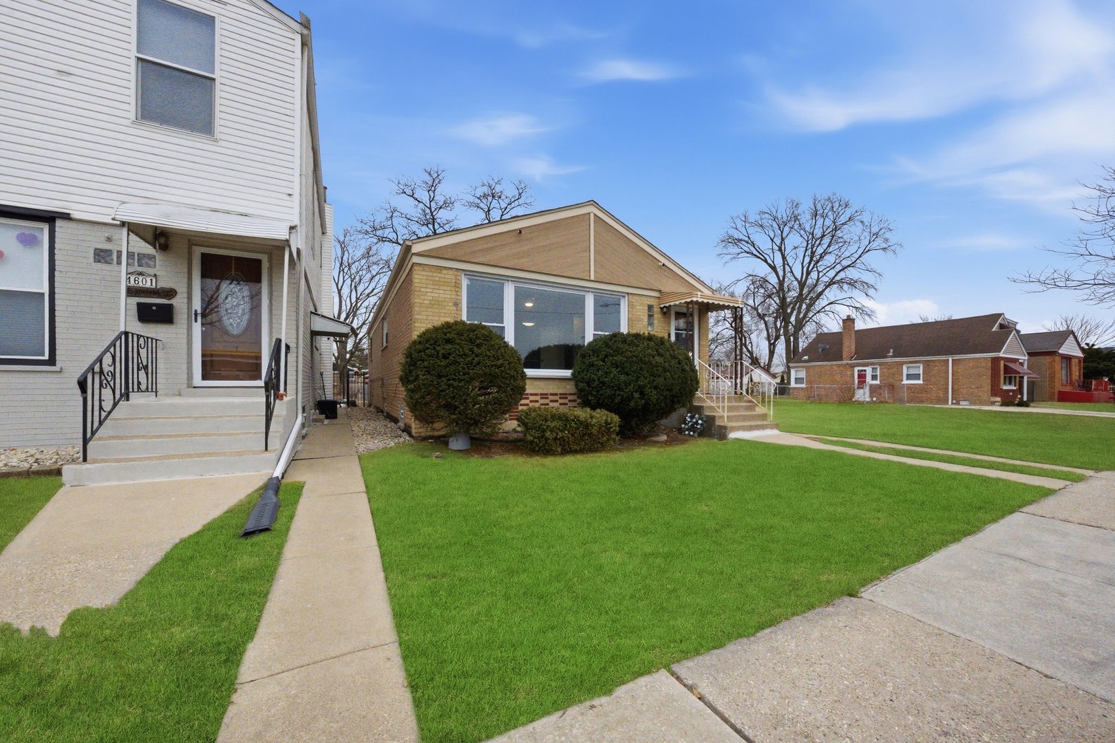 4605 S Laramie Avenue