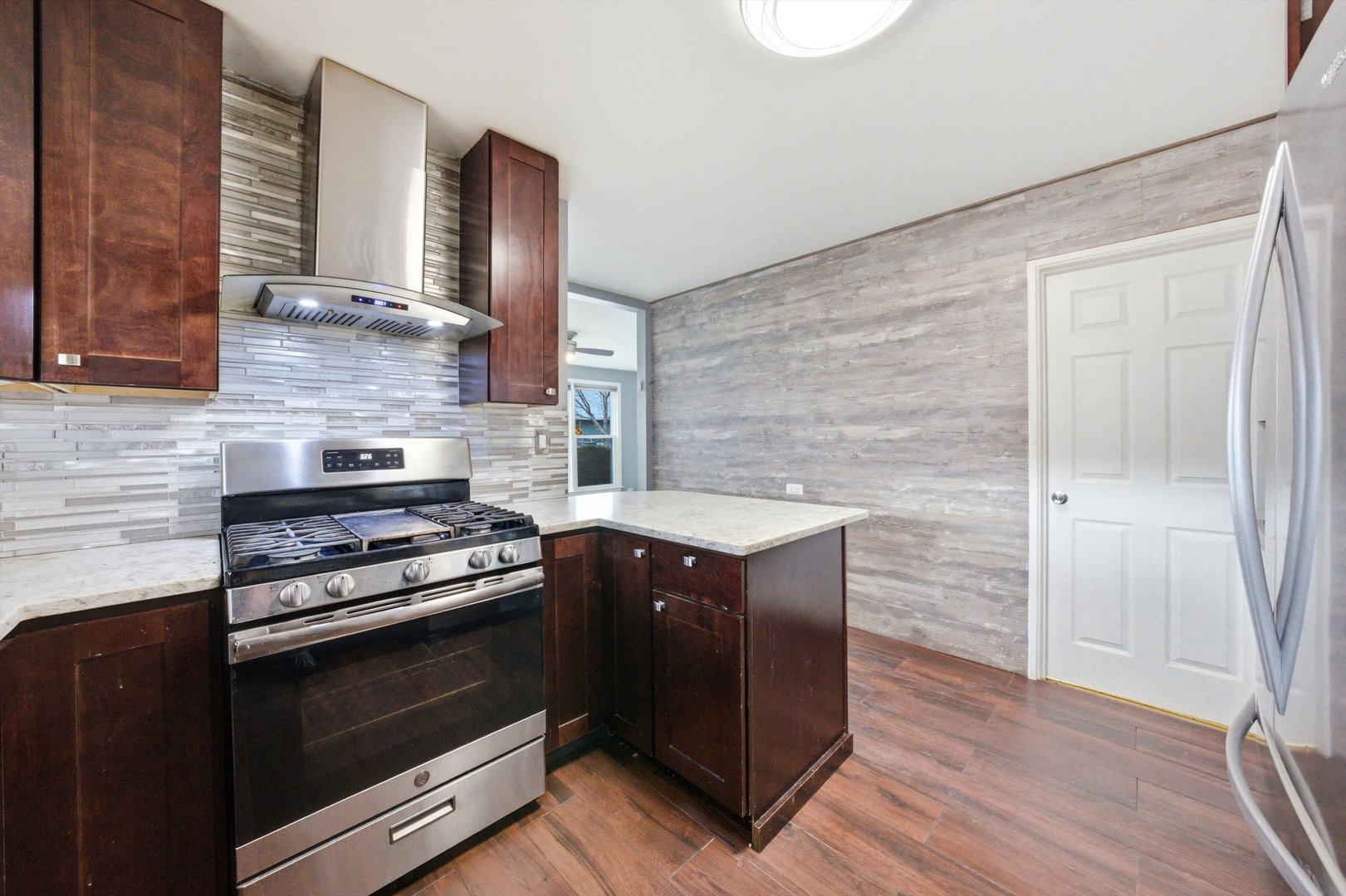 4605 S Laramie Avenue