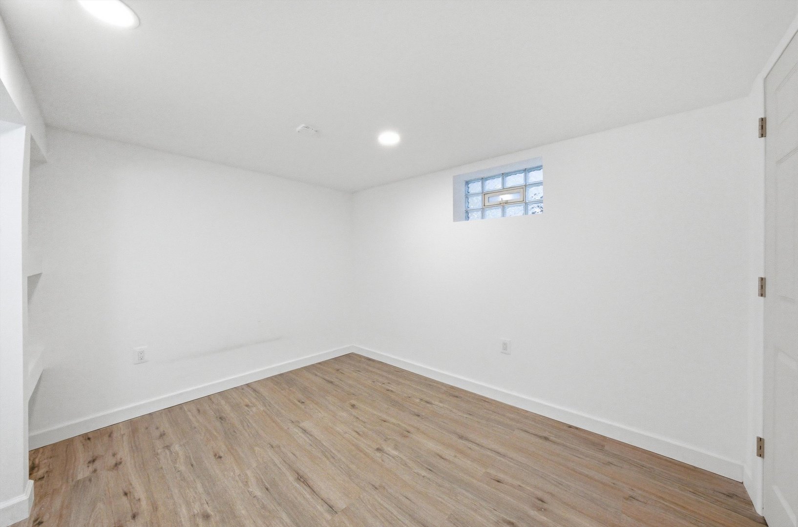 4605 S Laramie Avenue