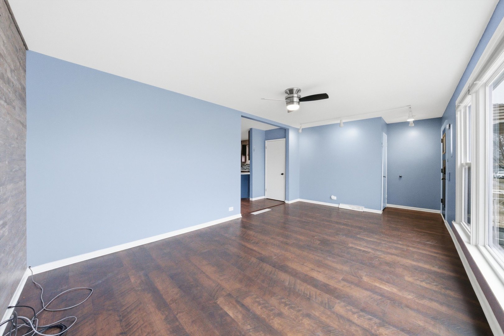 4605 S Laramie Avenue