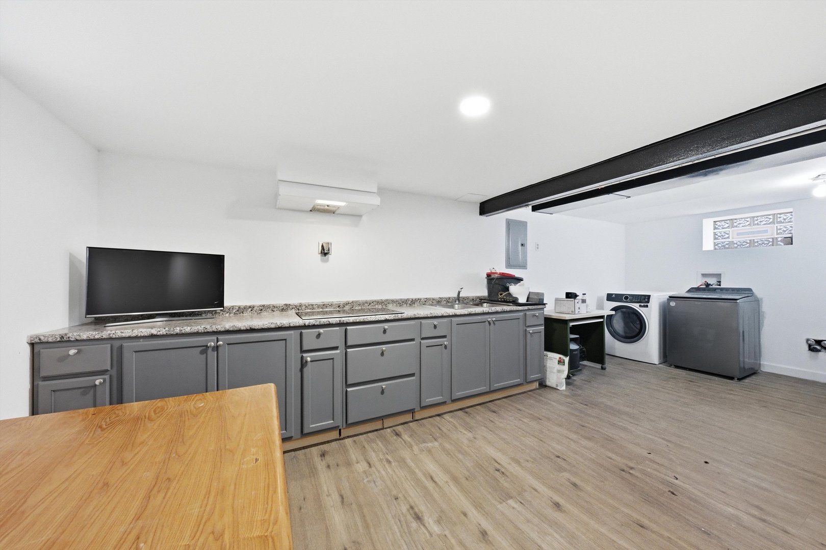 4605 S Laramie Avenue