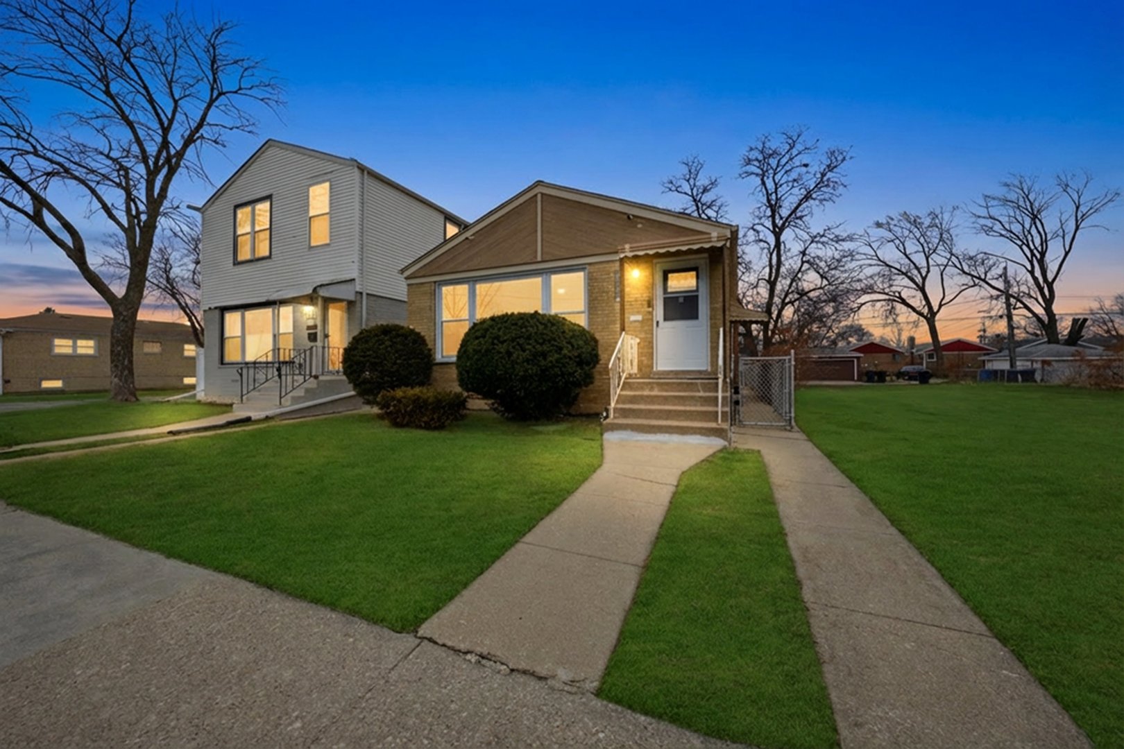 4605 S Laramie Avenue