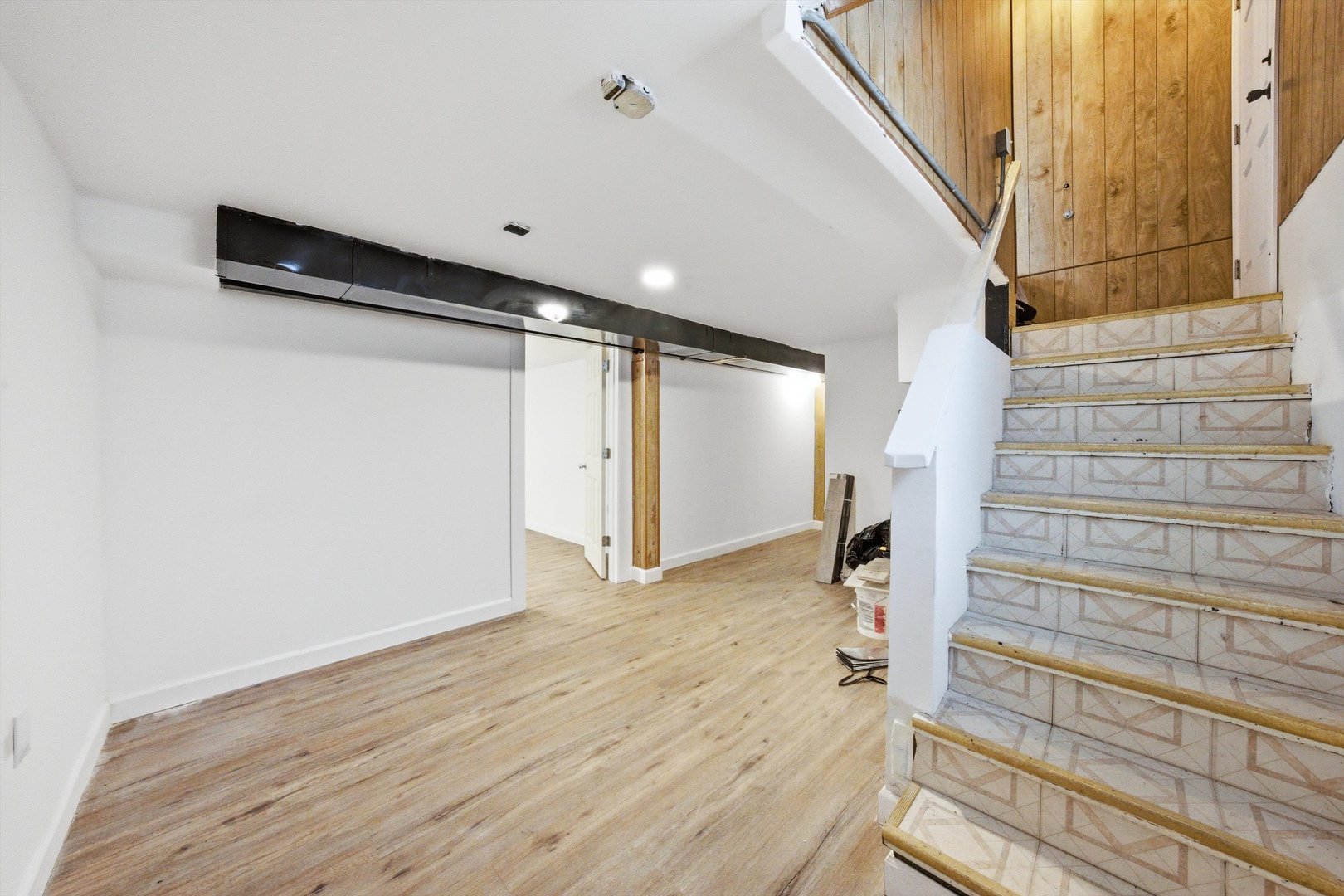 4605 S Laramie Avenue