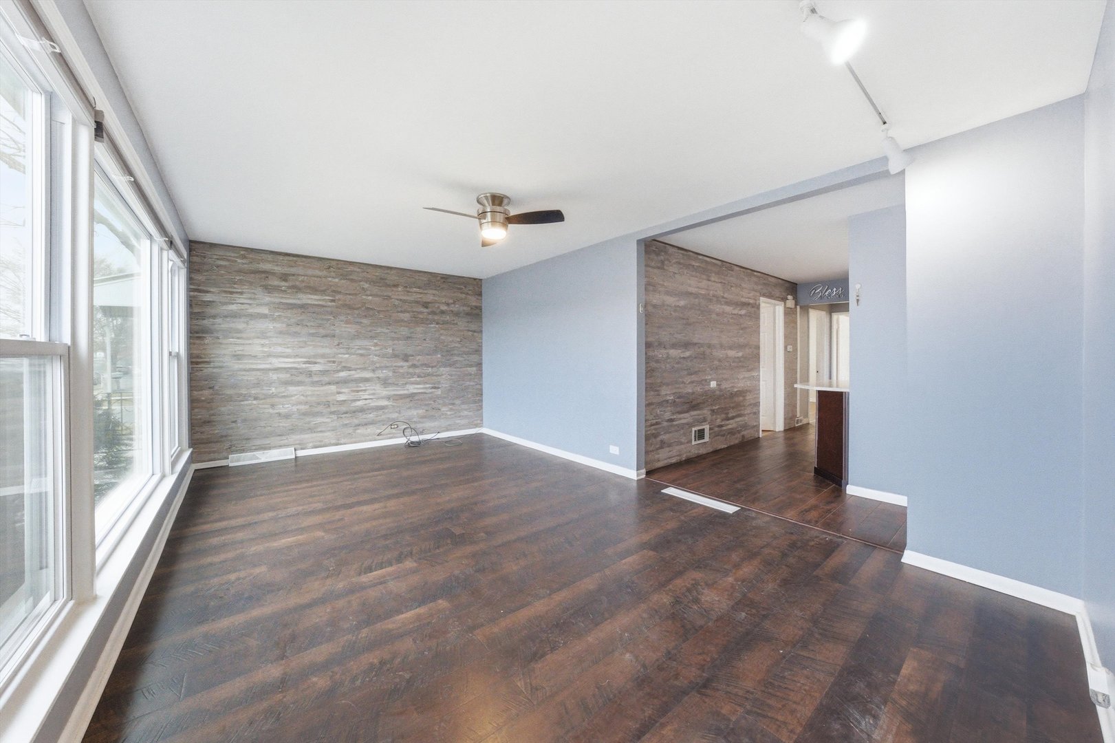 4605 S Laramie Avenue