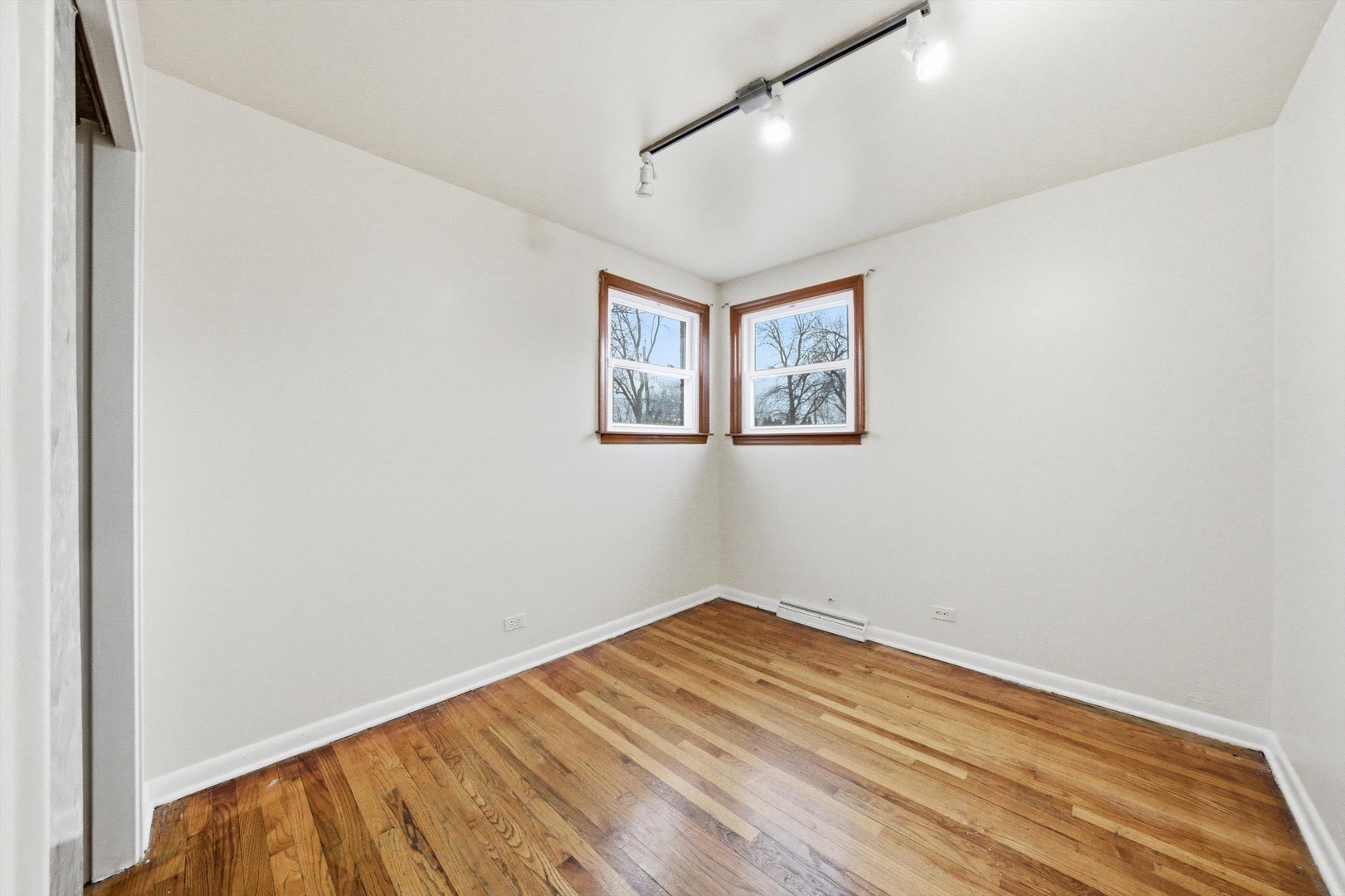 4605 S Laramie Avenue