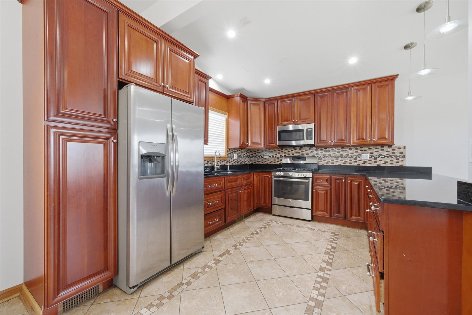 10725 S Rutherford Avenue