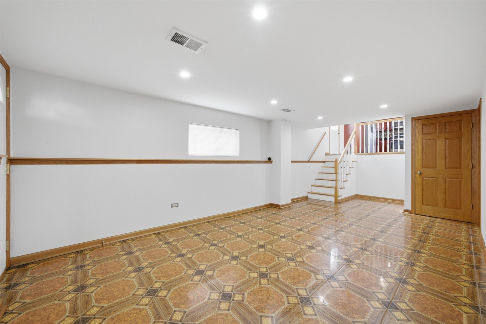 10725 S Rutherford Avenue