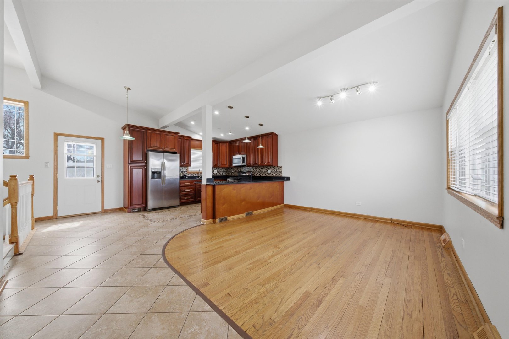 10725 S Rutherford Avenue