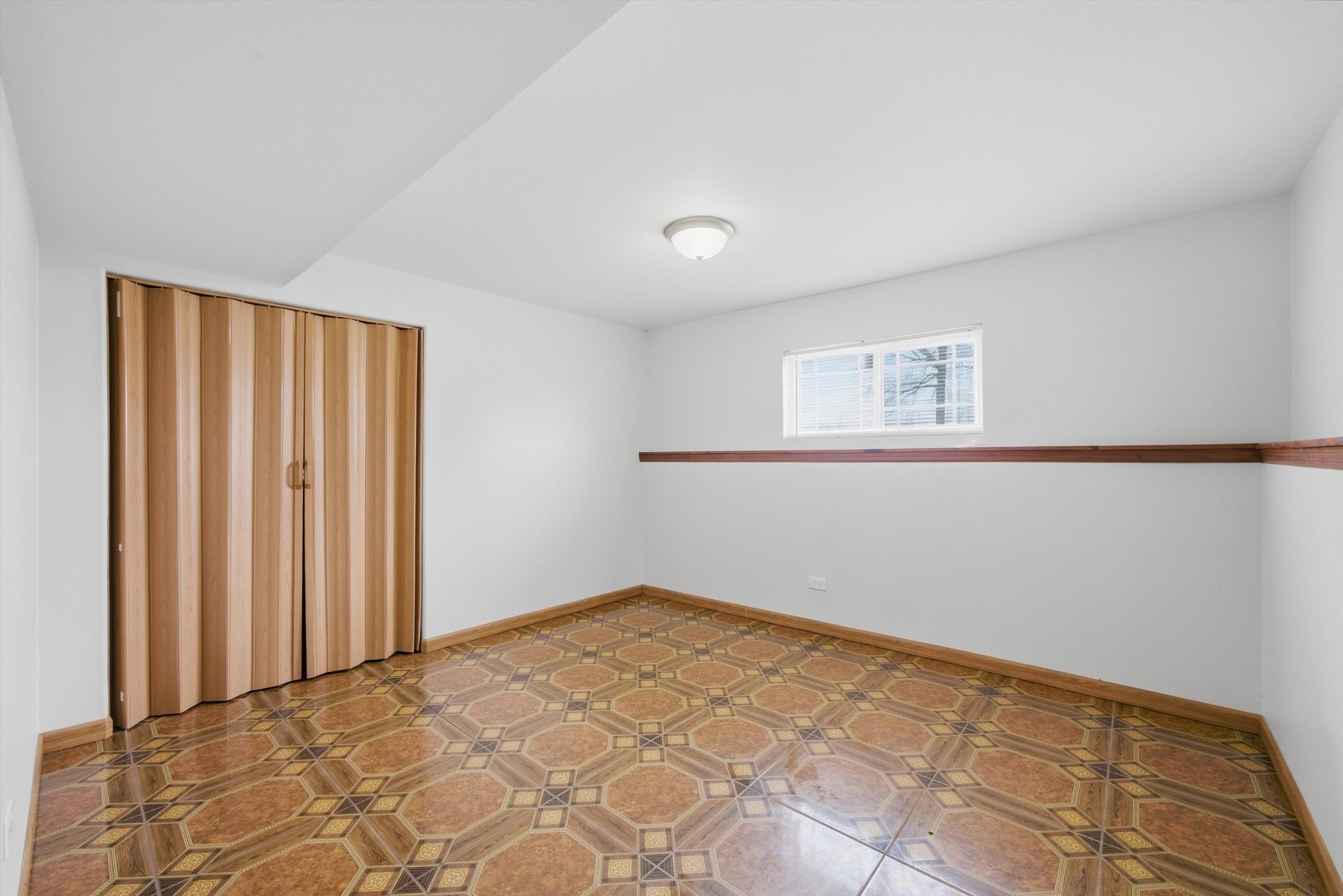 10725 S Rutherford Avenue