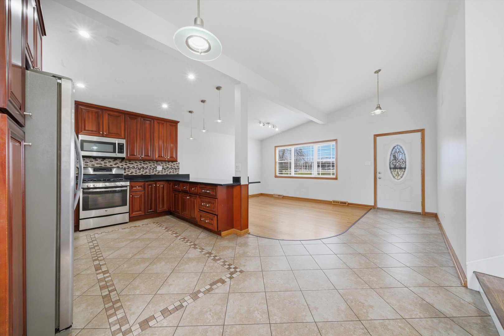 10725 S Rutherford Avenue