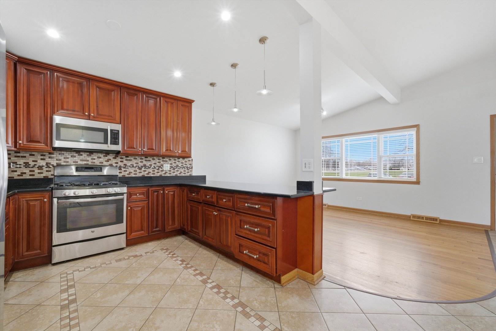 10725 S Rutherford Avenue