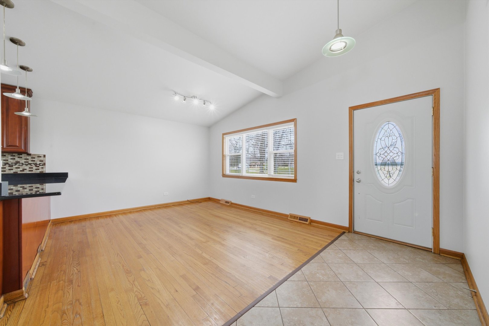 10725 S Rutherford Avenue