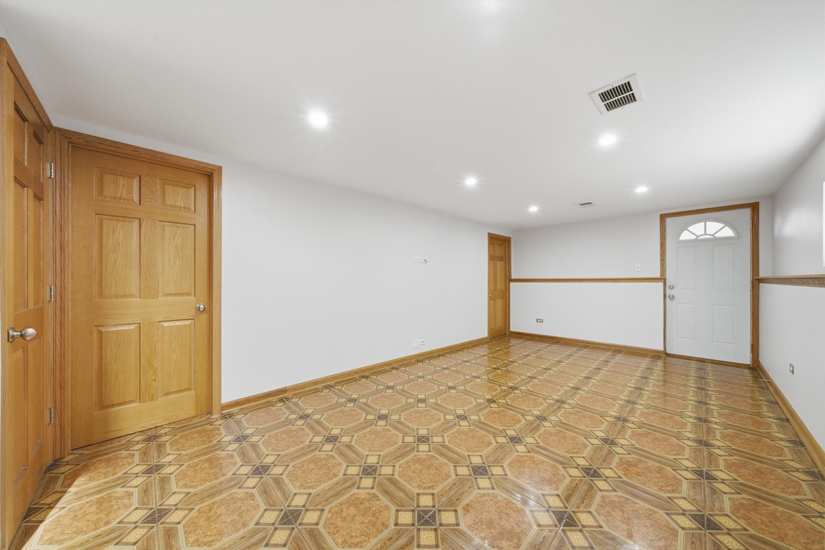 10725 S Rutherford Avenue