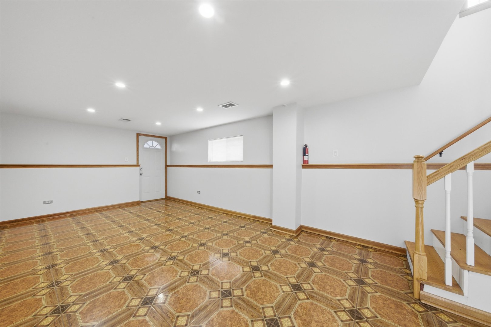 10725 S Rutherford Avenue