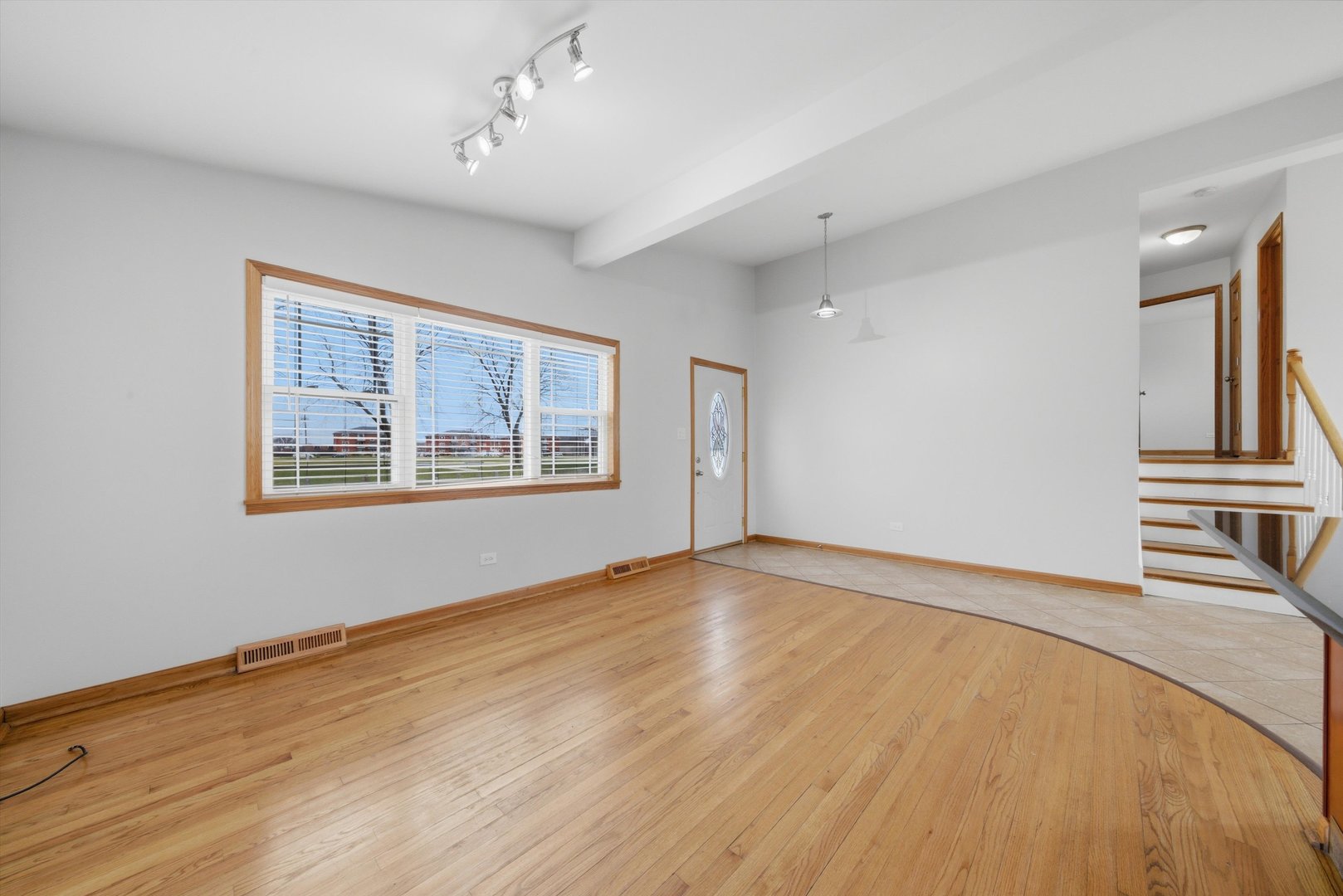 10725 S Rutherford Avenue