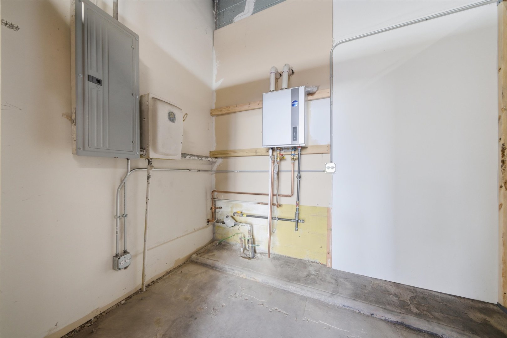 640 E Northwest Highway