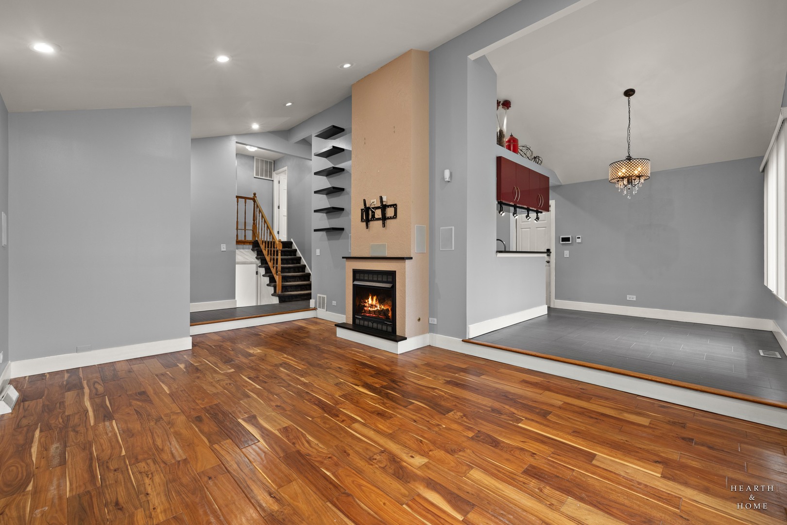 1923 E Pawnee Lane