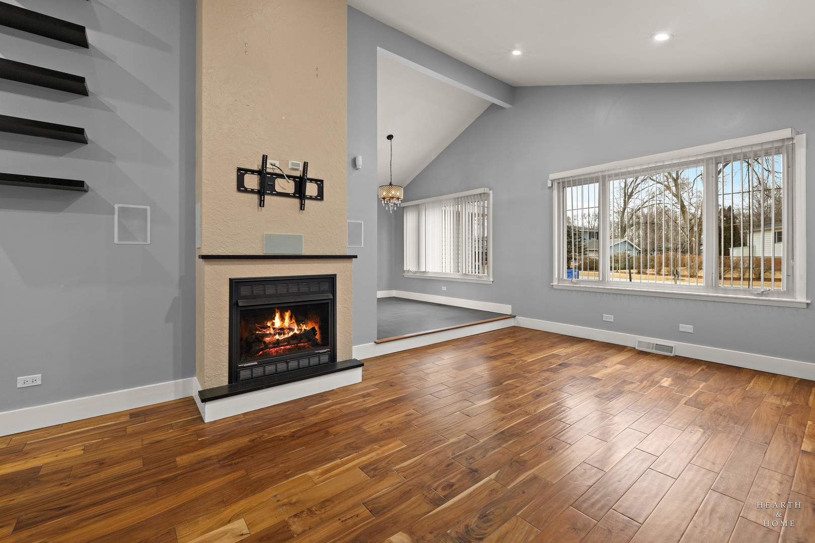 1923 E Pawnee Lane