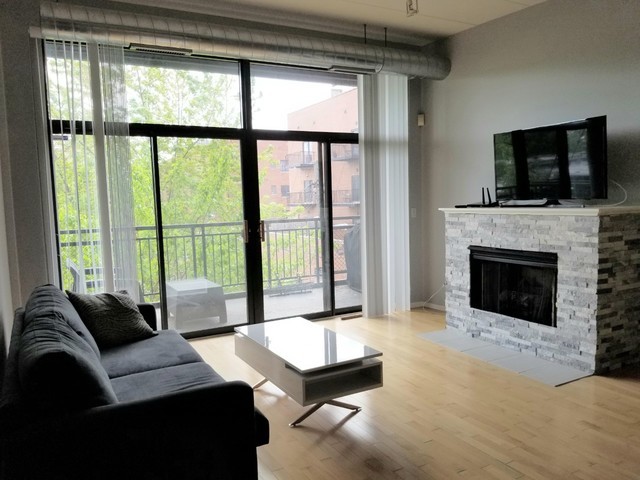 3944 N Claremont Avenue Unit: 306