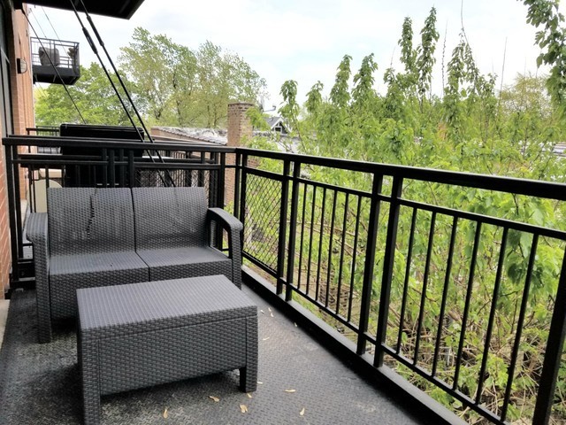 3944 N Claremont Avenue Unit: 306