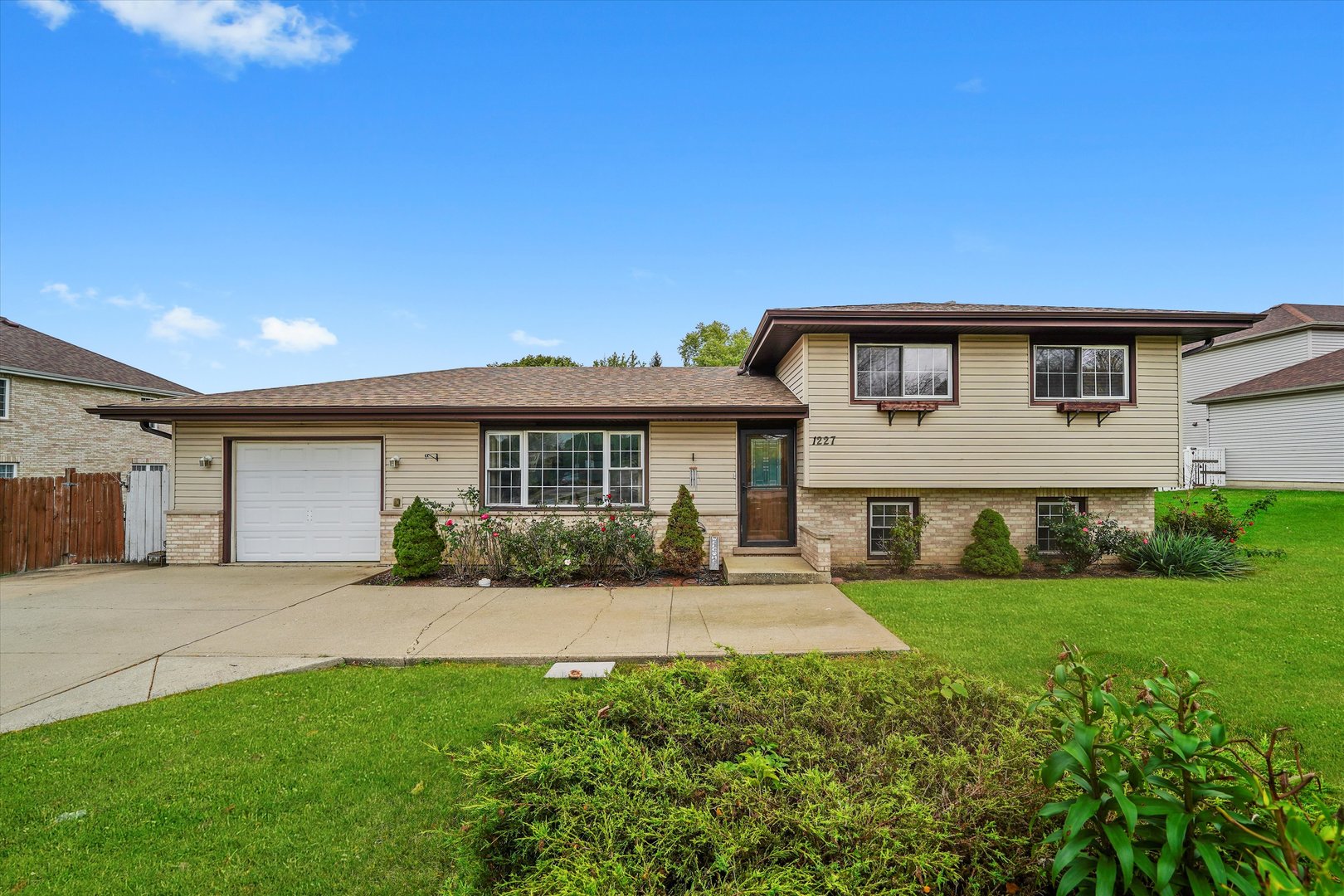 1227 S Roselle Road