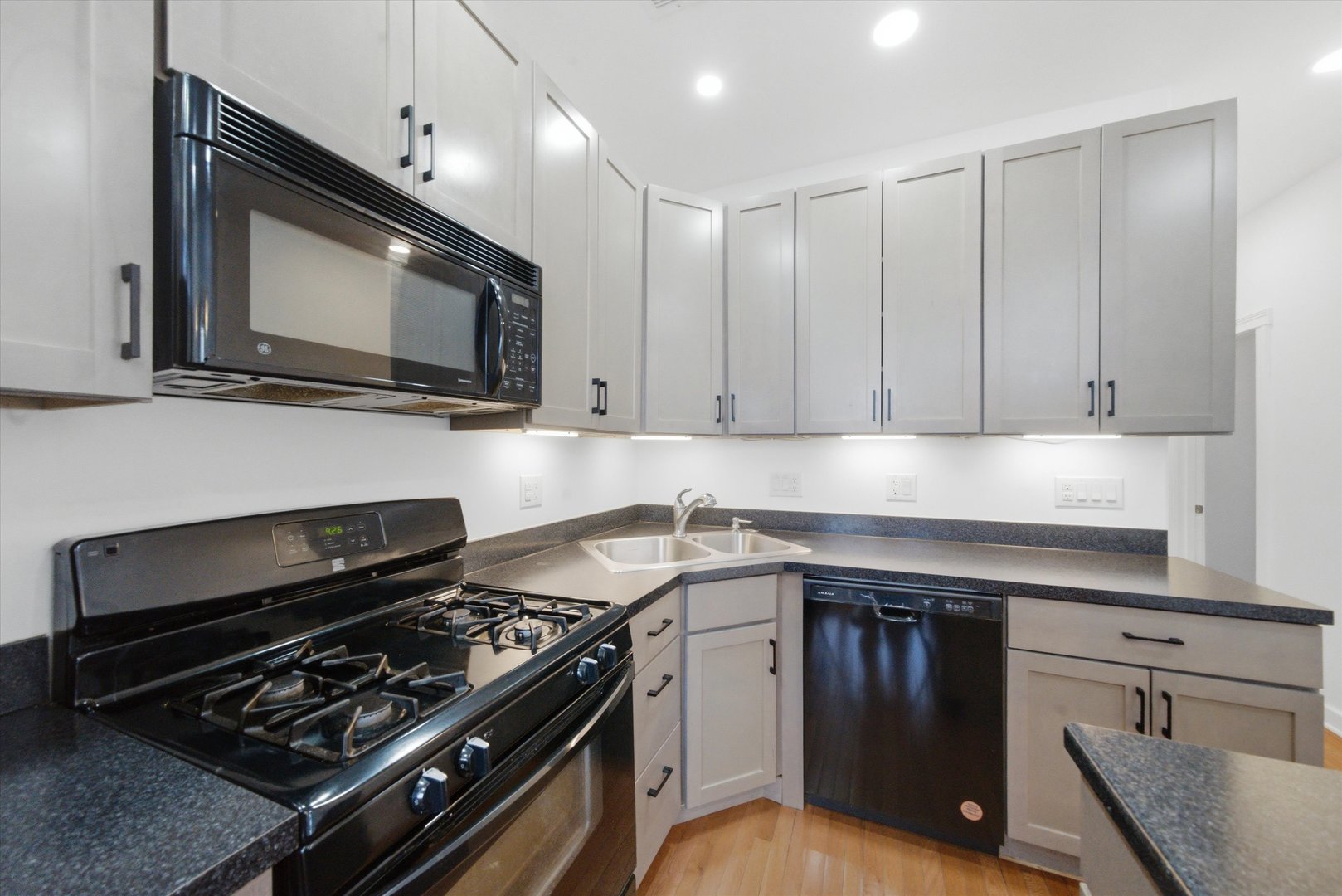 2908 W Palmer Street Unit: 3