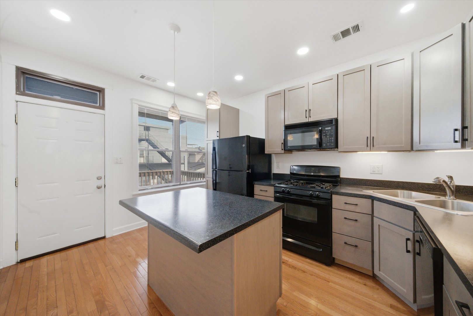 2908 W Palmer Street Unit: 3