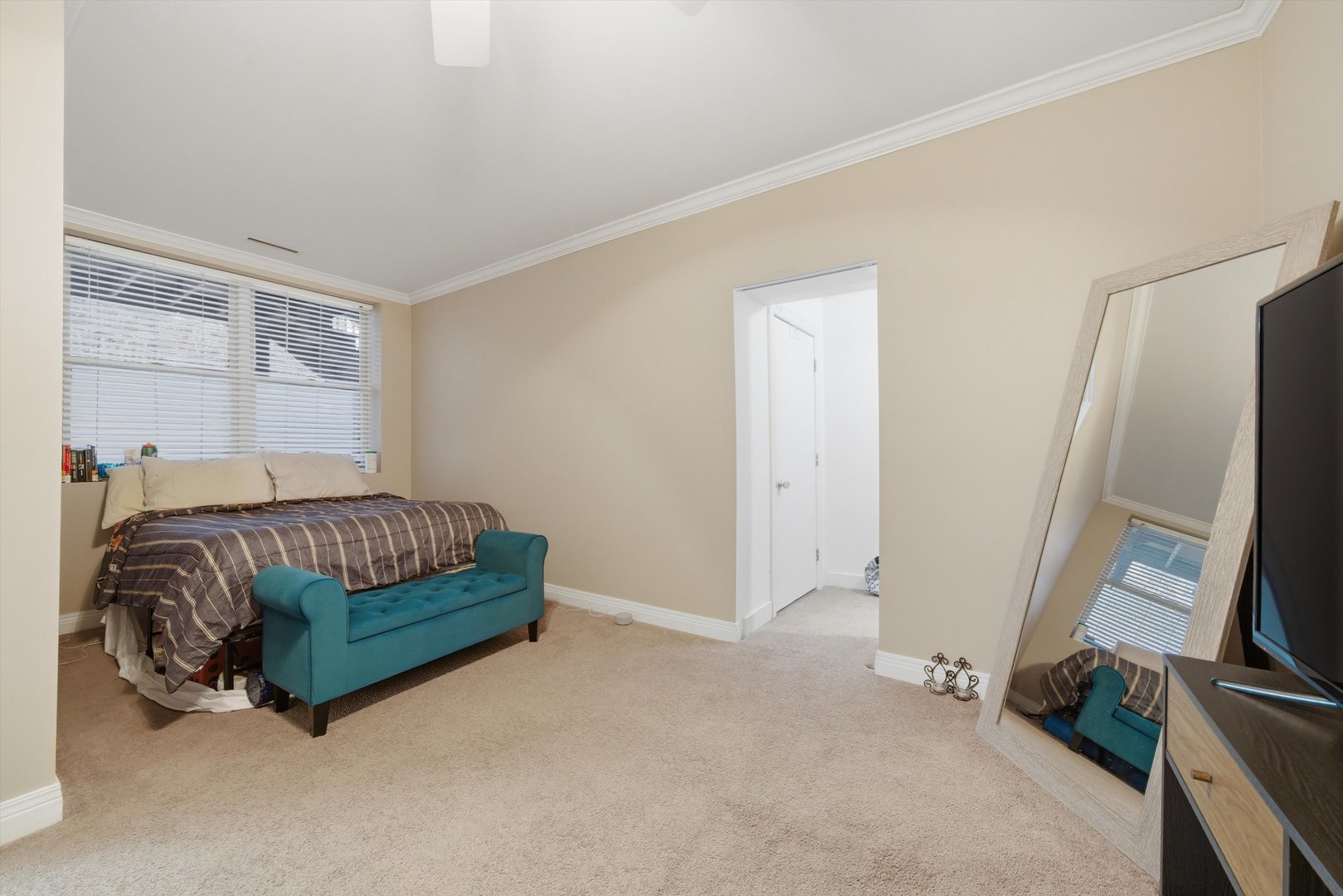737 W BELDEN Avenue