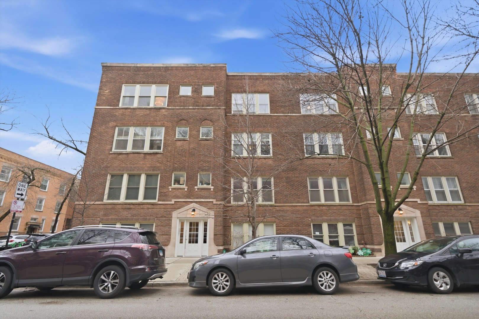 737 W BELDEN Avenue