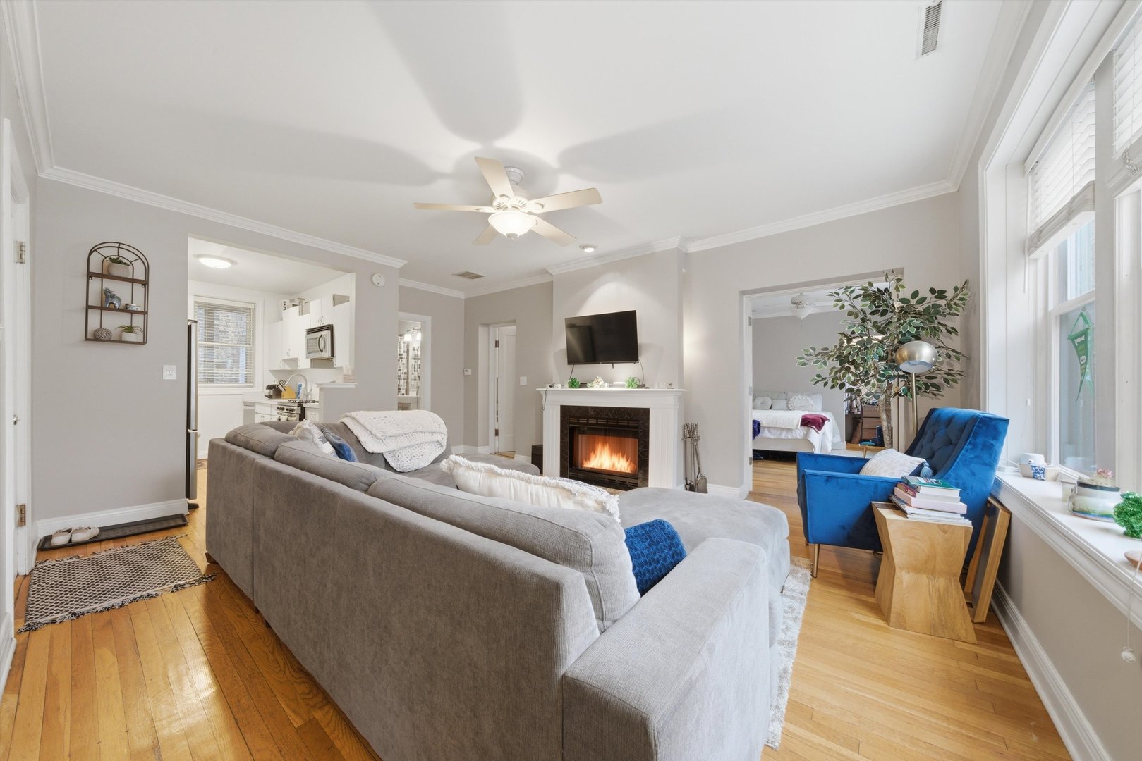 737 W BELDEN Avenue
