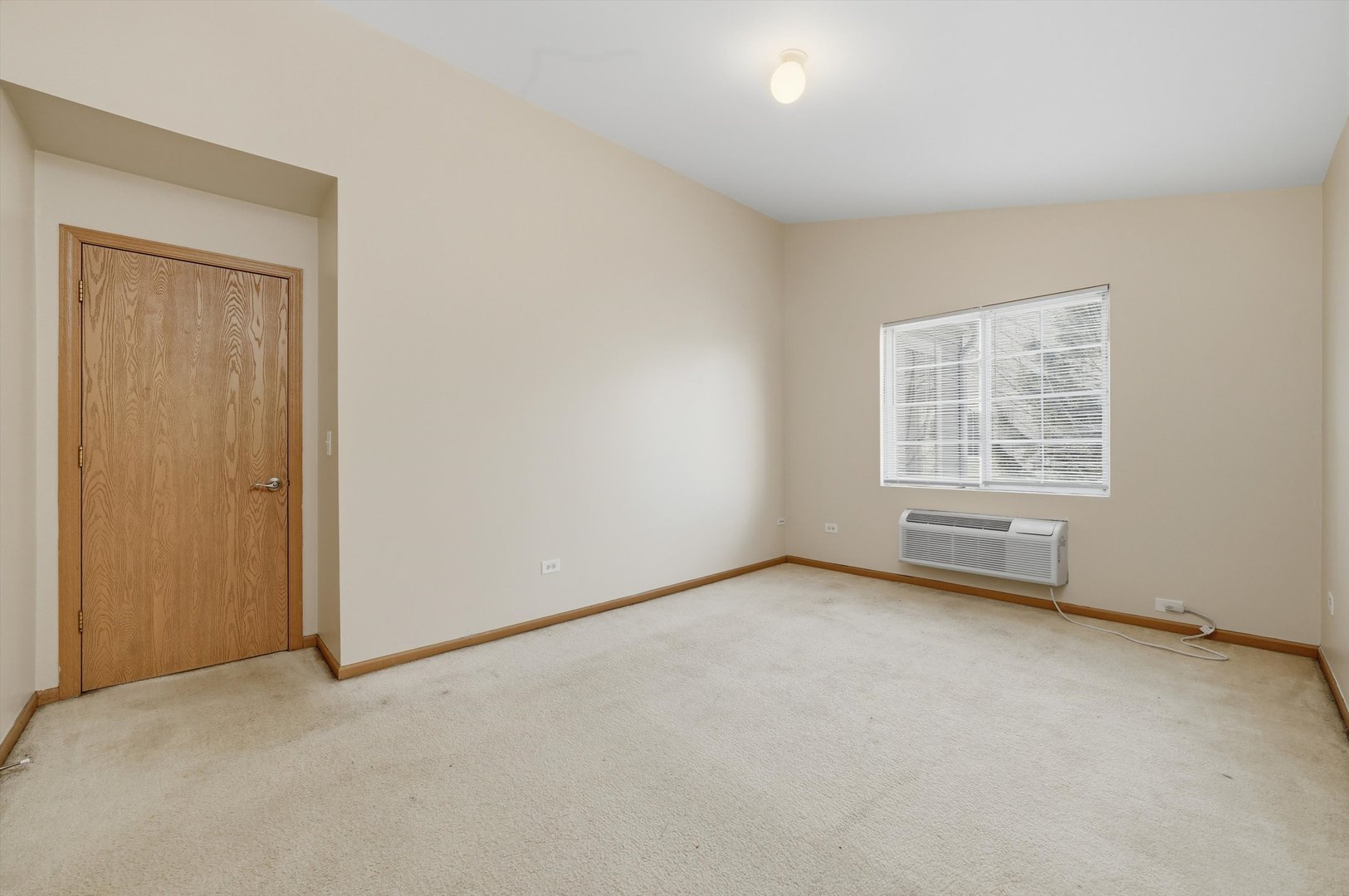 417 SILVERSTONE Drive Unit: 417