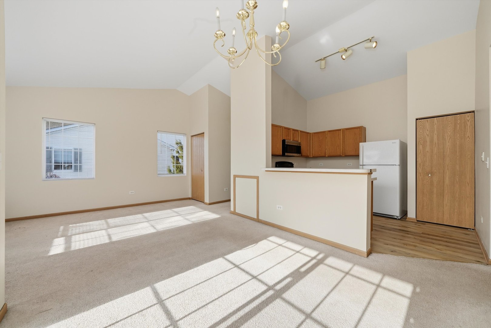 417 SILVERSTONE Drive Unit: 417