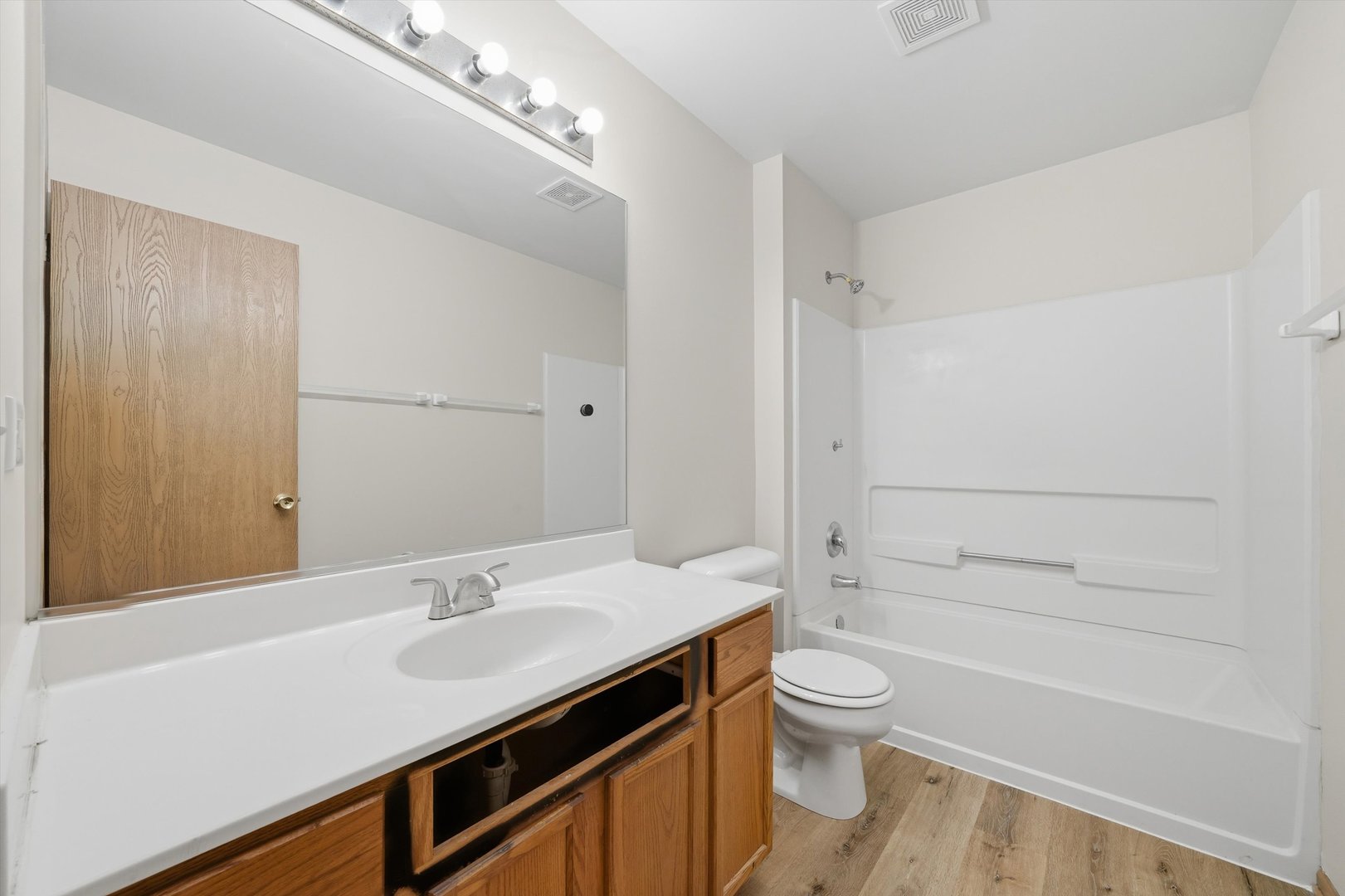 417 SILVERSTONE Drive Unit: 417