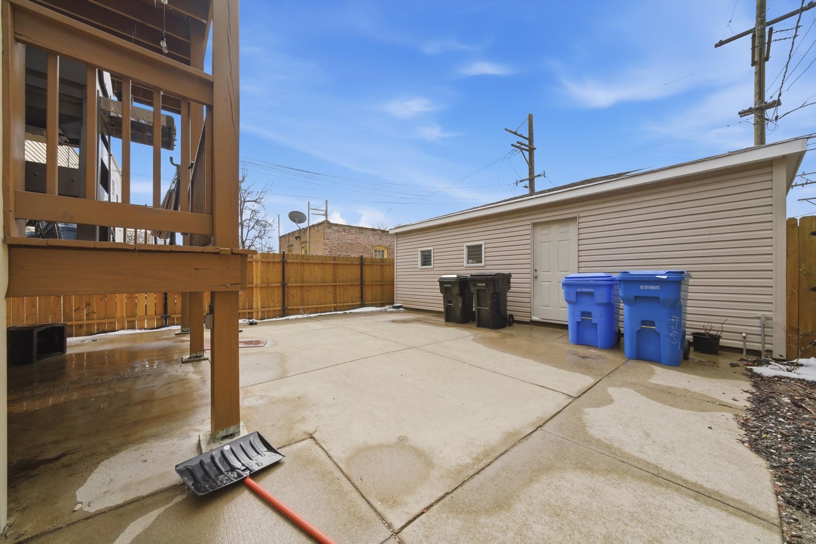 4742 N Sawyer Avenue Unit: 2