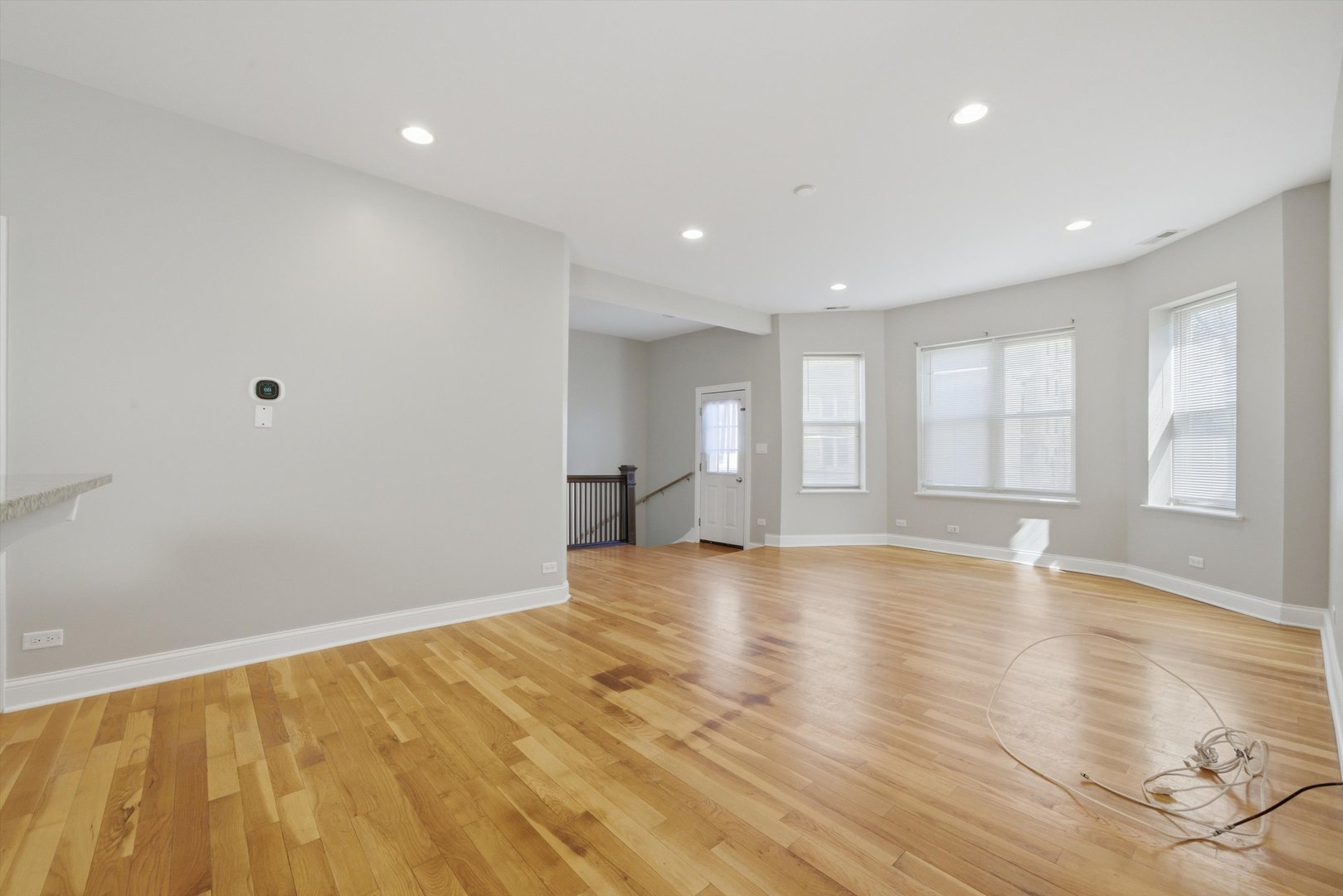 4742 N Sawyer Avenue Unit: 2