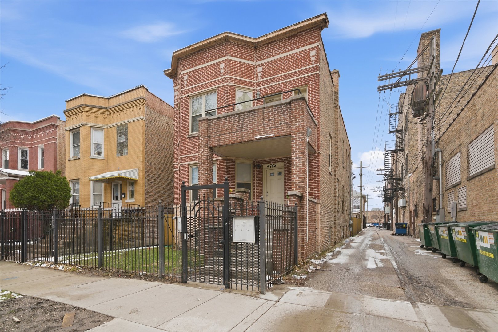 4742 N Sawyer Avenue Unit: 2