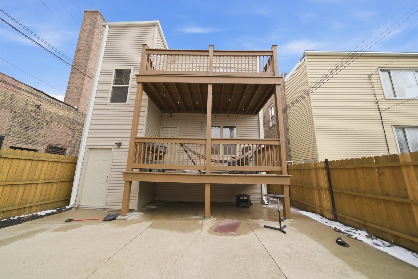4742 N Sawyer Avenue Unit: 2