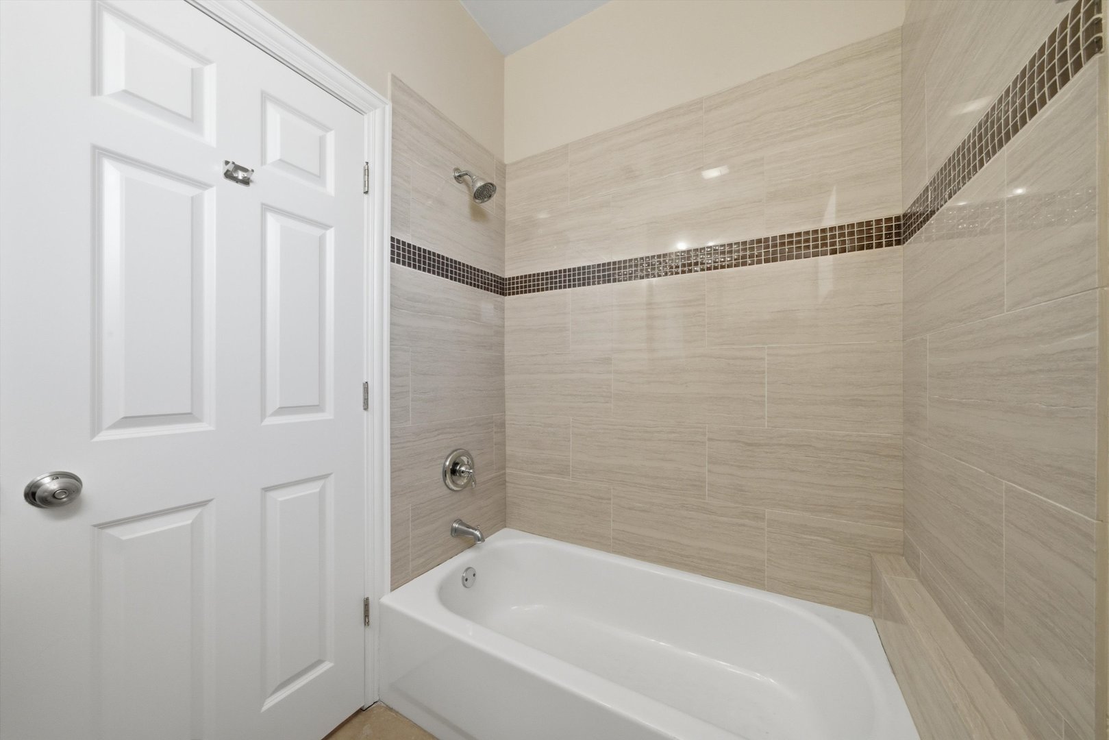 4742 N Sawyer Avenue Unit: 2