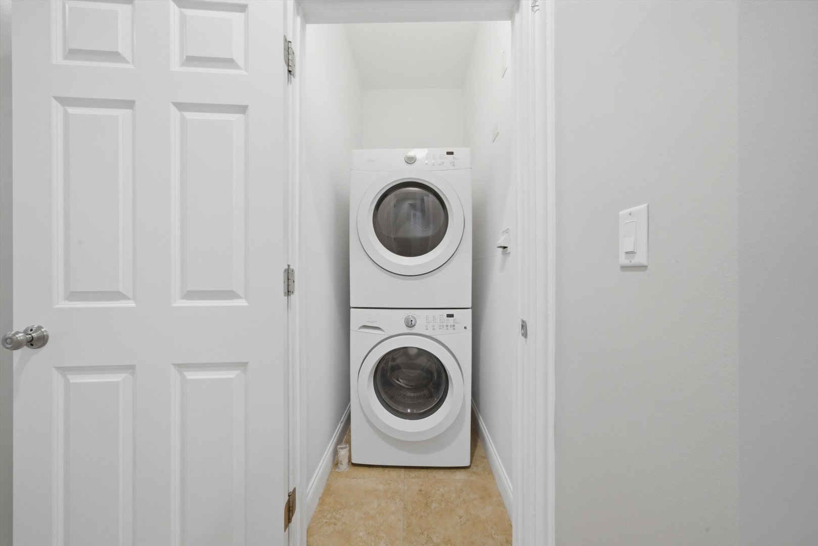 4742 N Sawyer Avenue Unit: 2